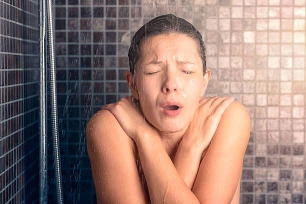Hal Yang Perlu Diperhatikan Sebelum Mandi Air Panas Photo